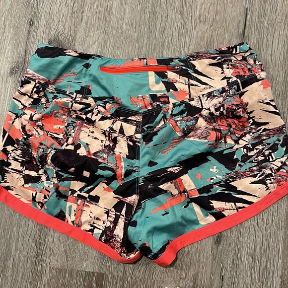 The North Face women’s running shorts - Picture 2 of 2